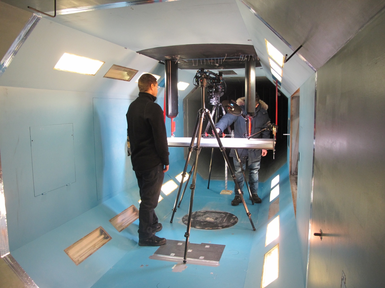 Photogrammetry moving camera system setup in wind tunnel test section