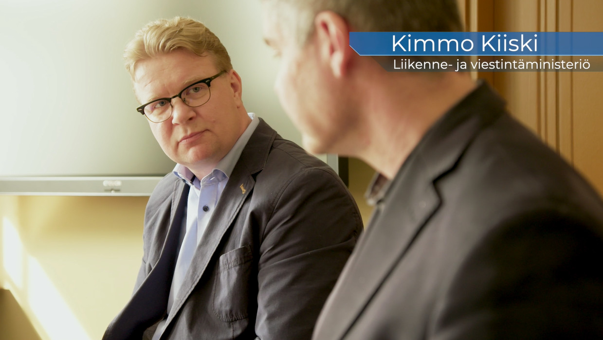 Jussi Pohjonen haastattelee liikenne- ja viestintäministeriön Kimmo Kiiskeä